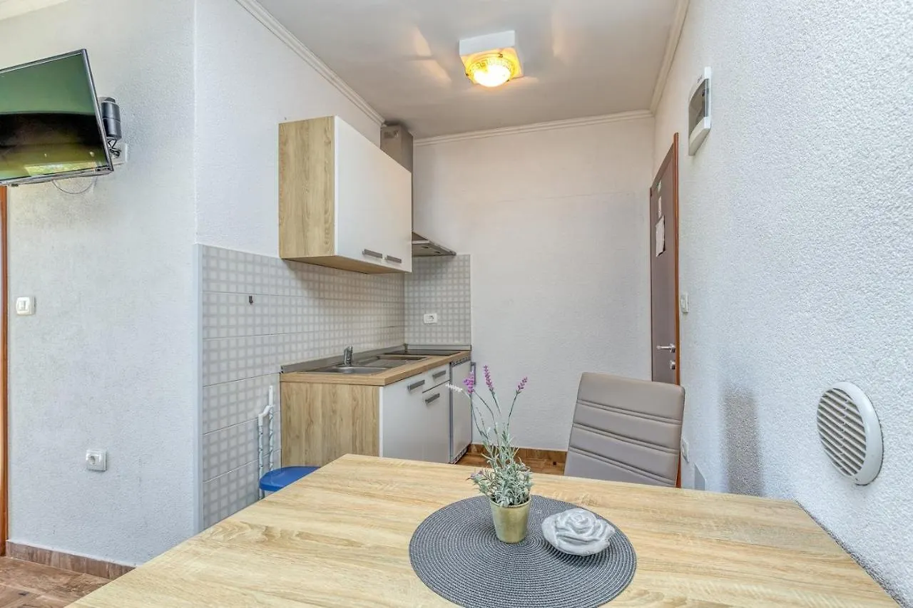 San Valentino Apartments ウマグ ゲストハウス