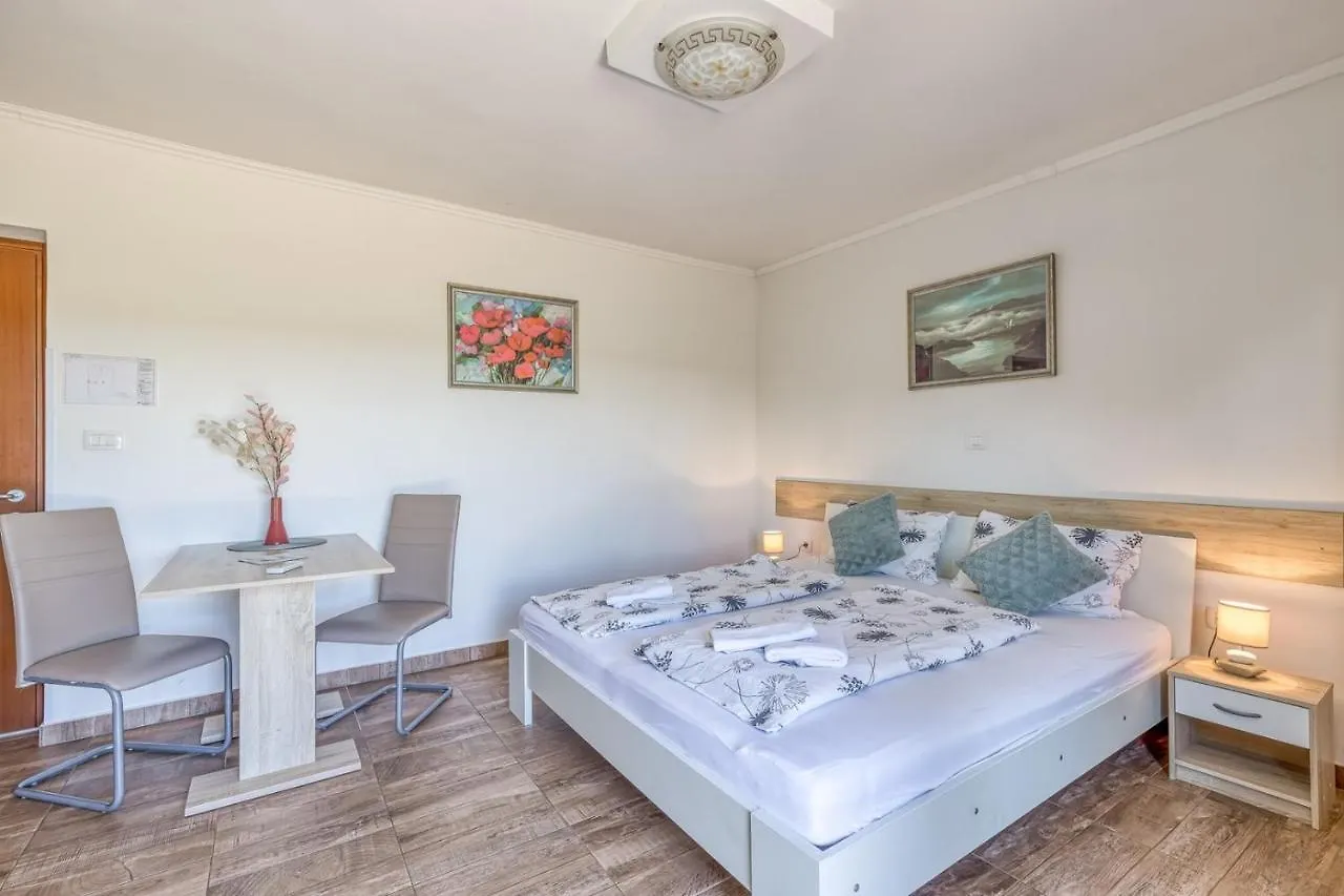 San Valentino Apartments ウマグ 0*,
