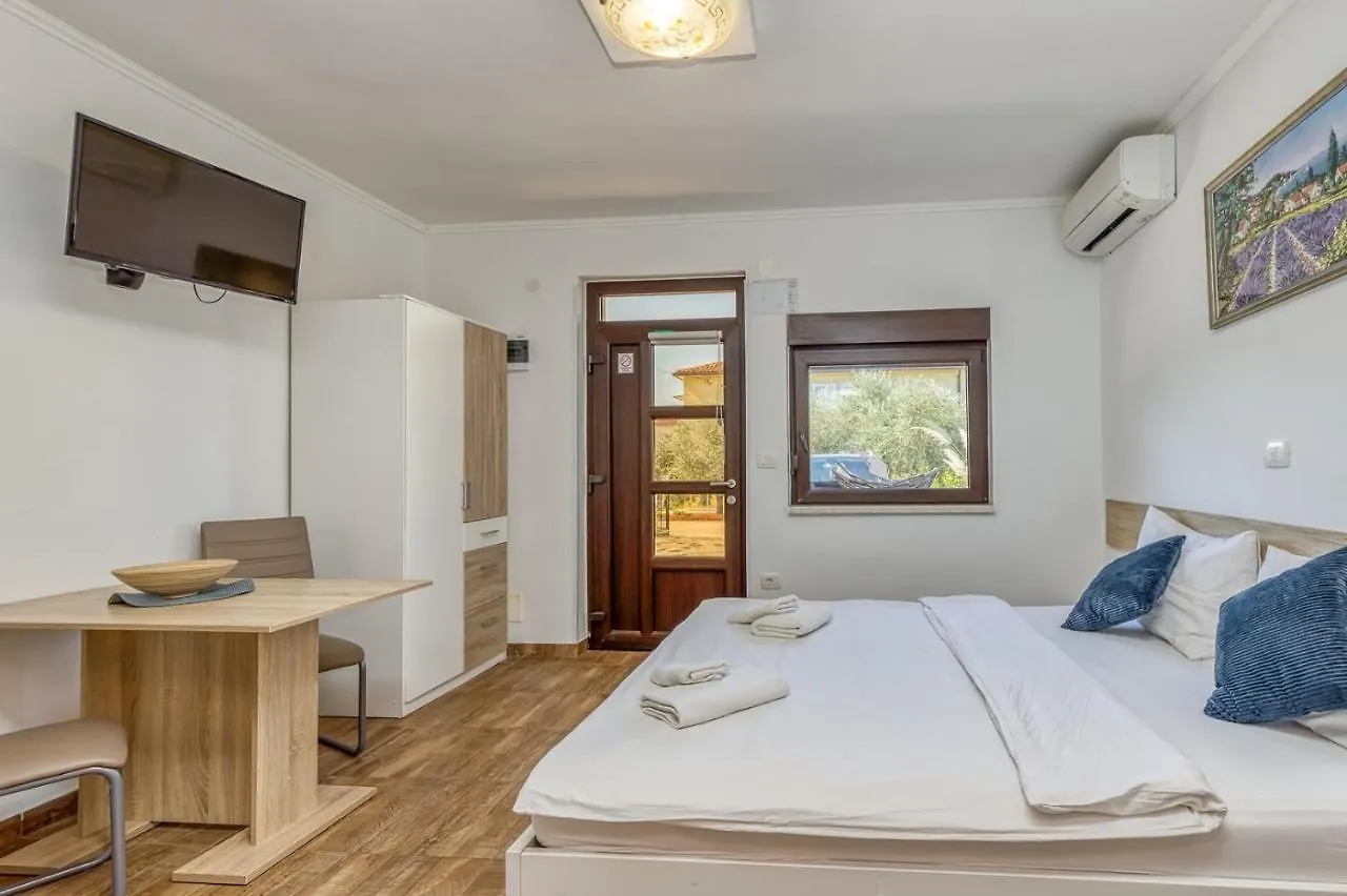 San Valentino Apartments ウマグ