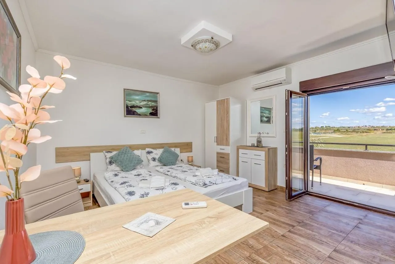 אומאג San Valentino Apartments