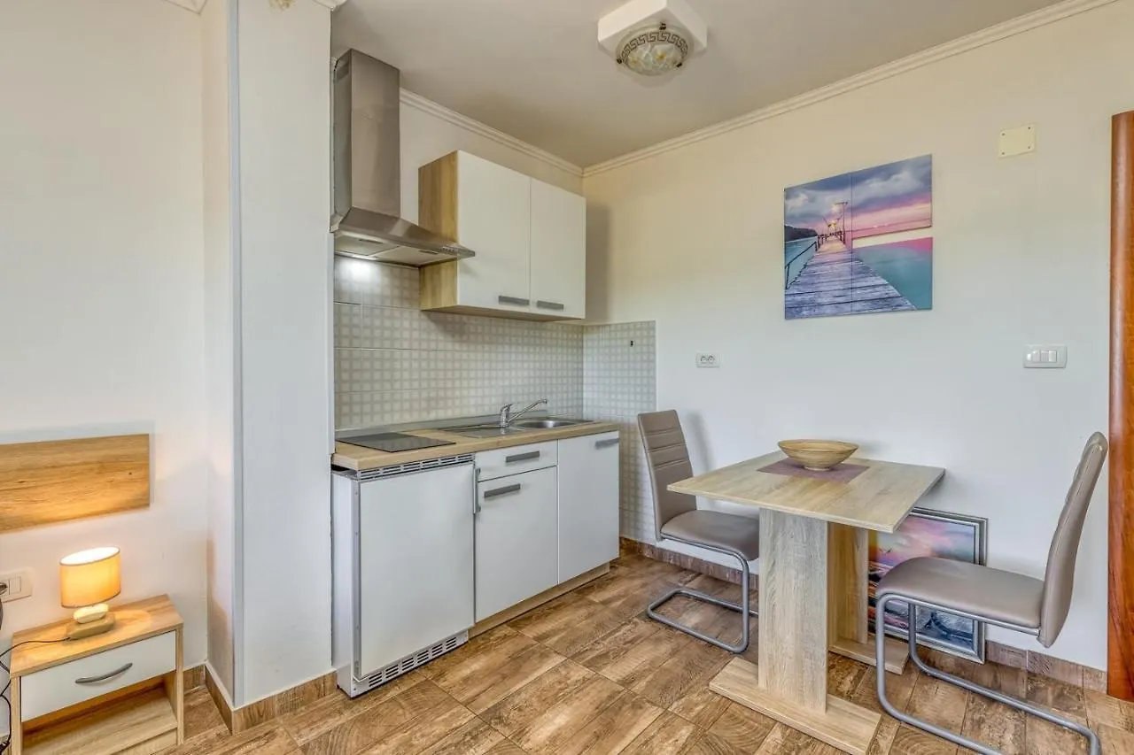 אומאג San Valentino Apartments 0*,  קרואטיה