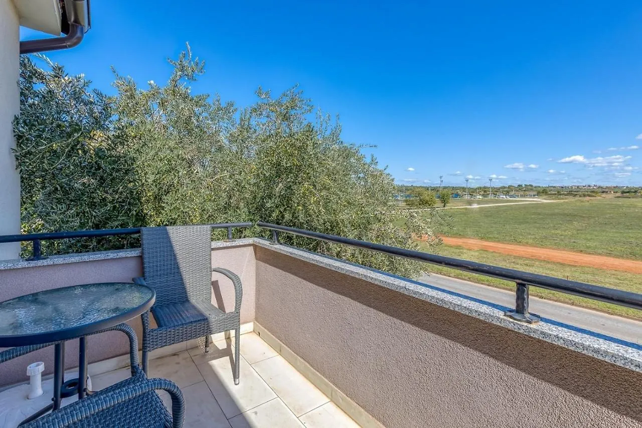 בית הארחה אומאג San Valentino Apartments קרואטיה